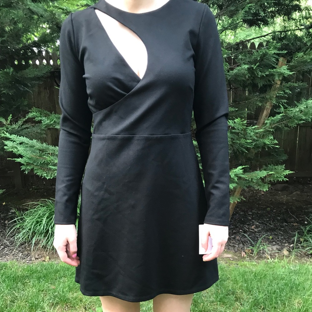 Black Kendall and Kylie dress